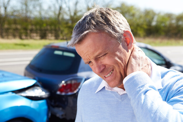 What To Do If You Suffer From Whiplash Symptoms After a Car Accident